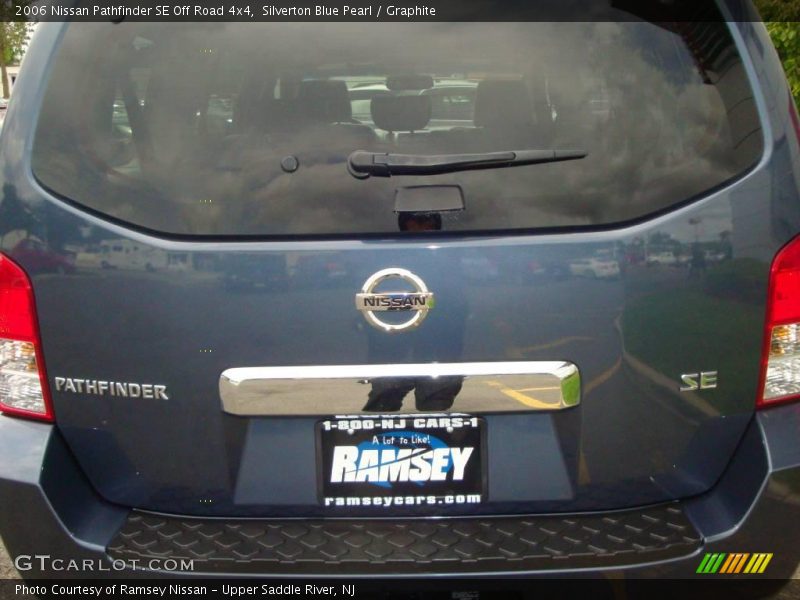 Silverton Blue Pearl / Graphite 2006 Nissan Pathfinder SE Off Road 4x4