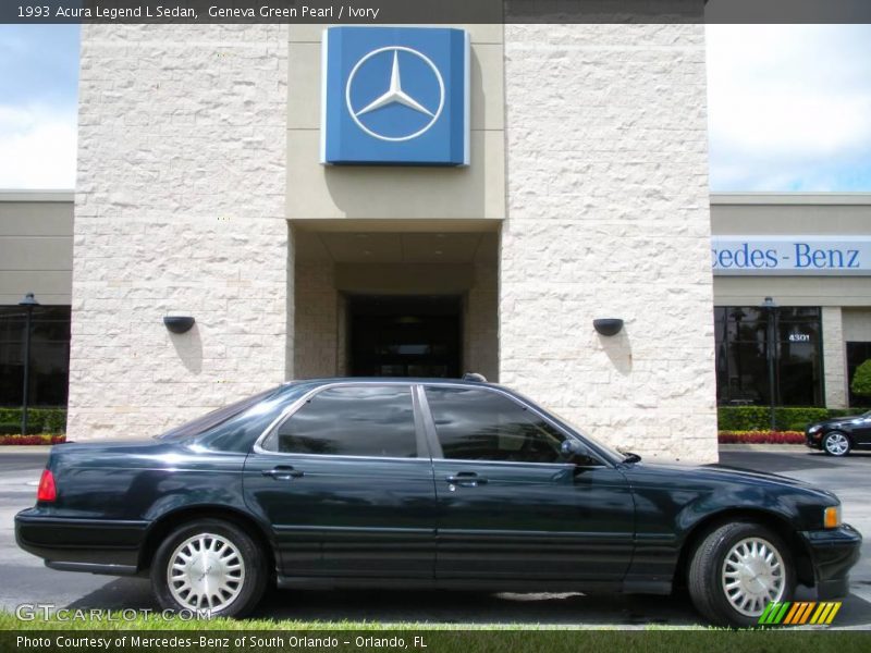 Geneva Green Pearl / Ivory 1993 Acura Legend L Sedan