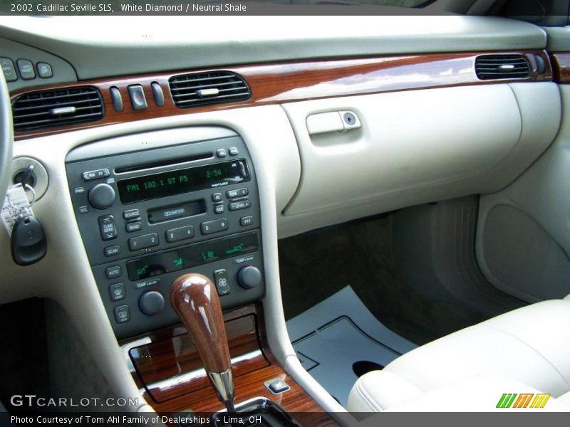 White Diamond / Neutral Shale 2002 Cadillac Seville SLS