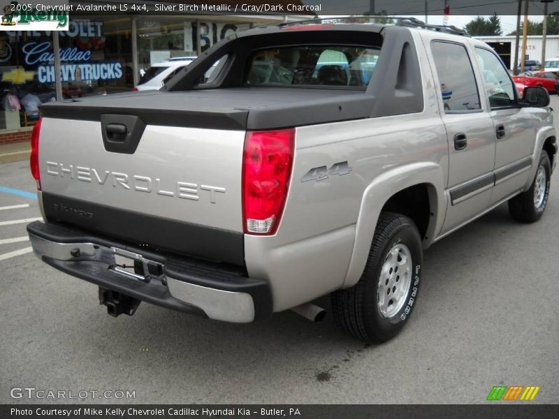 Silver Birch Metallic / Gray/Dark Charcoal 2005 Chevrolet Avalanche LS 4x4