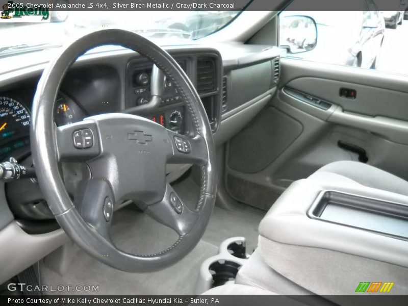 Silver Birch Metallic / Gray/Dark Charcoal 2005 Chevrolet Avalanche LS 4x4
