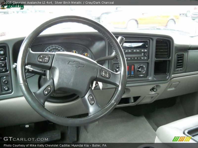 Silver Birch Metallic / Gray/Dark Charcoal 2005 Chevrolet Avalanche LS 4x4