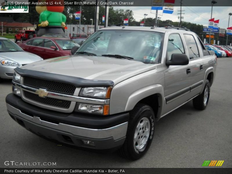 Silver Birch Metallic / Gray/Dark Charcoal 2005 Chevrolet Avalanche LS 4x4