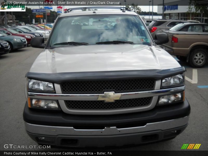 Silver Birch Metallic / Gray/Dark Charcoal 2005 Chevrolet Avalanche LS 4x4