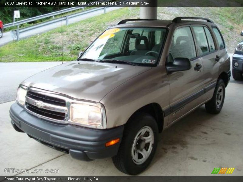 Light Bronzemist Metallic / Medium Gray 2003 Chevrolet Tracker 4WD Hard Top