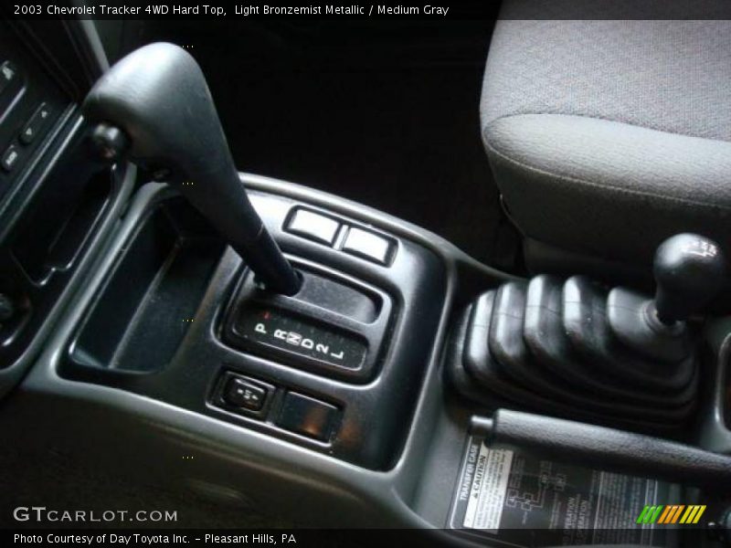 Light Bronzemist Metallic / Medium Gray 2003 Chevrolet Tracker 4WD Hard Top