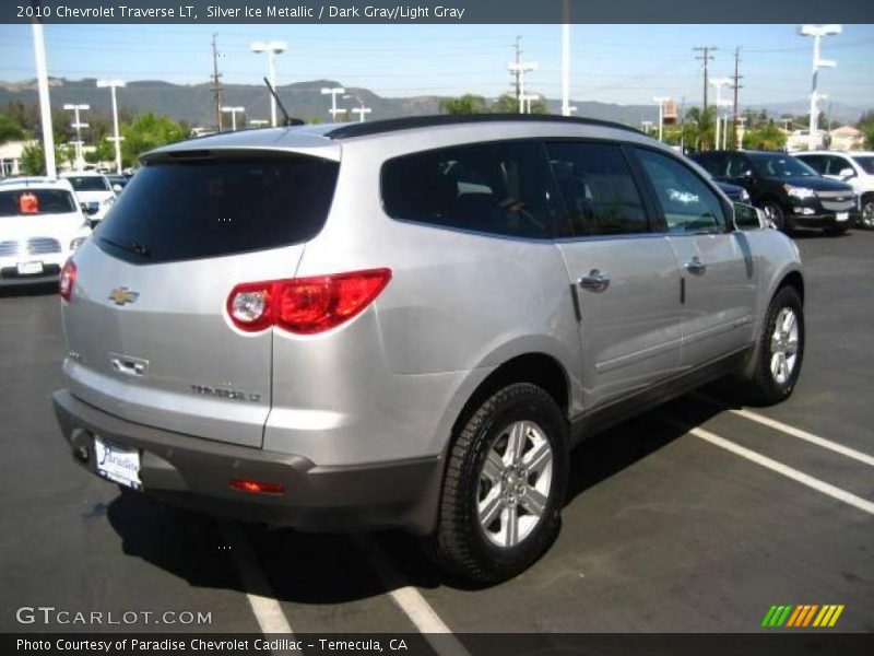 Silver Ice Metallic / Dark Gray/Light Gray 2010 Chevrolet Traverse LT
