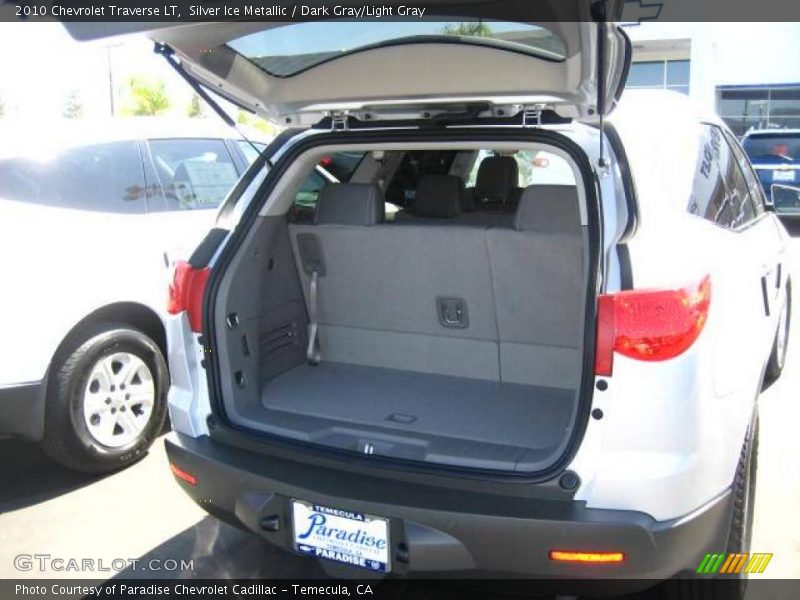 Silver Ice Metallic / Dark Gray/Light Gray 2010 Chevrolet Traverse LT