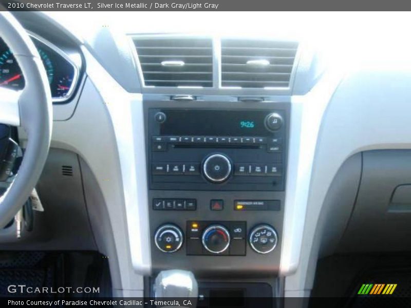 Silver Ice Metallic / Dark Gray/Light Gray 2010 Chevrolet Traverse LT