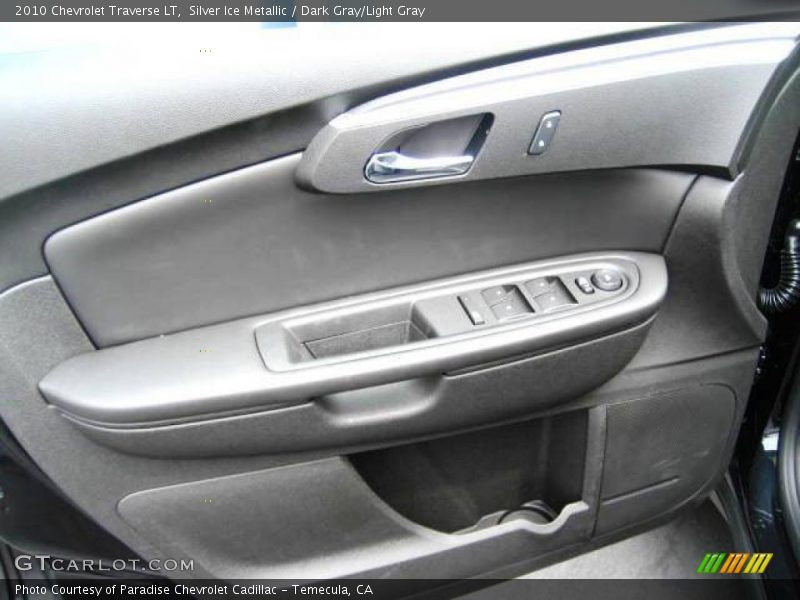 Silver Ice Metallic / Dark Gray/Light Gray 2010 Chevrolet Traverse LT