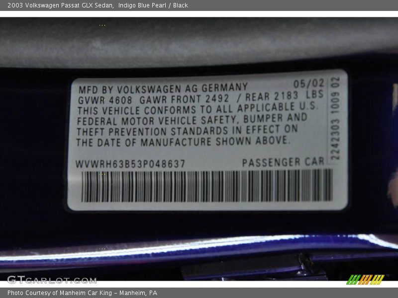 Indigo Blue Pearl / Black 2003 Volkswagen Passat GLX Sedan