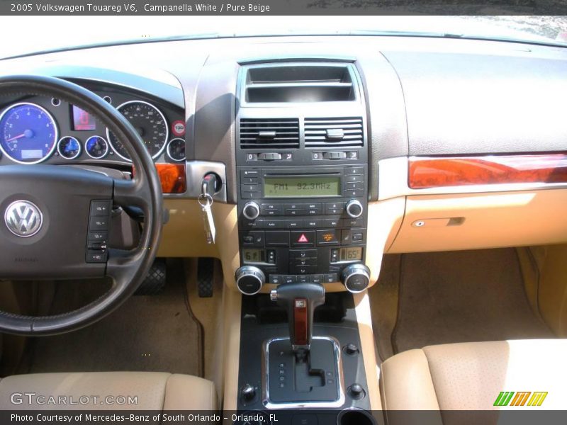 Campanella White / Pure Beige 2005 Volkswagen Touareg V6