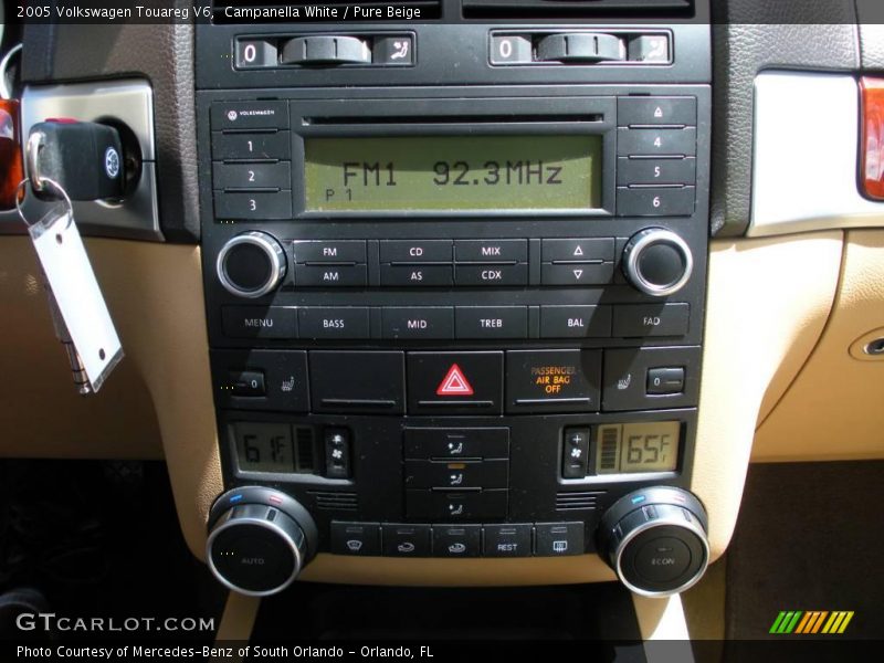 Campanella White / Pure Beige 2005 Volkswagen Touareg V6