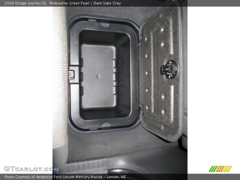 Melbourne Green Pearl / Dark Slate Gray 2009 Dodge Journey SE