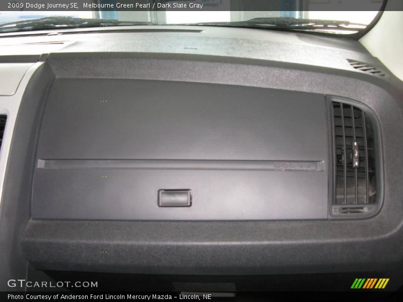 Melbourne Green Pearl / Dark Slate Gray 2009 Dodge Journey SE