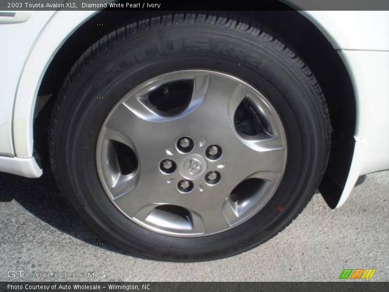 Diamond White Pearl / Ivory 2003 Toyota Avalon XLS