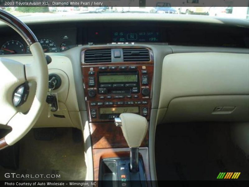 Diamond White Pearl / Ivory 2003 Toyota Avalon XLS