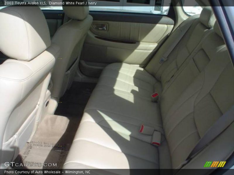 Diamond White Pearl / Ivory 2003 Toyota Avalon XLS