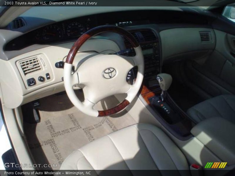 Diamond White Pearl / Ivory 2003 Toyota Avalon XLS