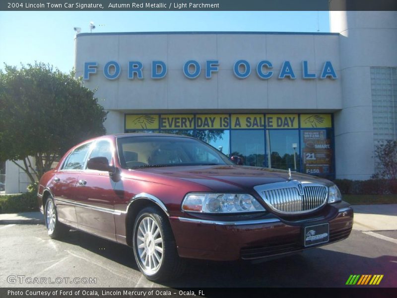 Autumn Red Metallic / Light Parchment 2004 Lincoln Town Car Signature