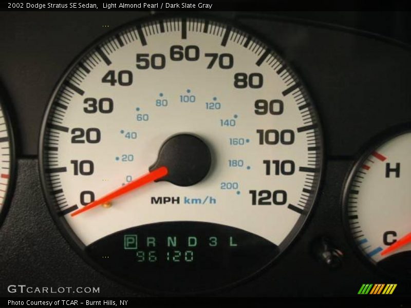 Light Almond Pearl / Dark Slate Gray 2002 Dodge Stratus SE Sedan