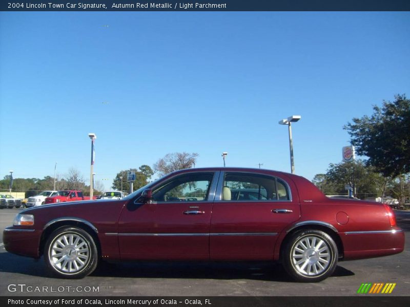 Autumn Red Metallic / Light Parchment 2004 Lincoln Town Car Signature