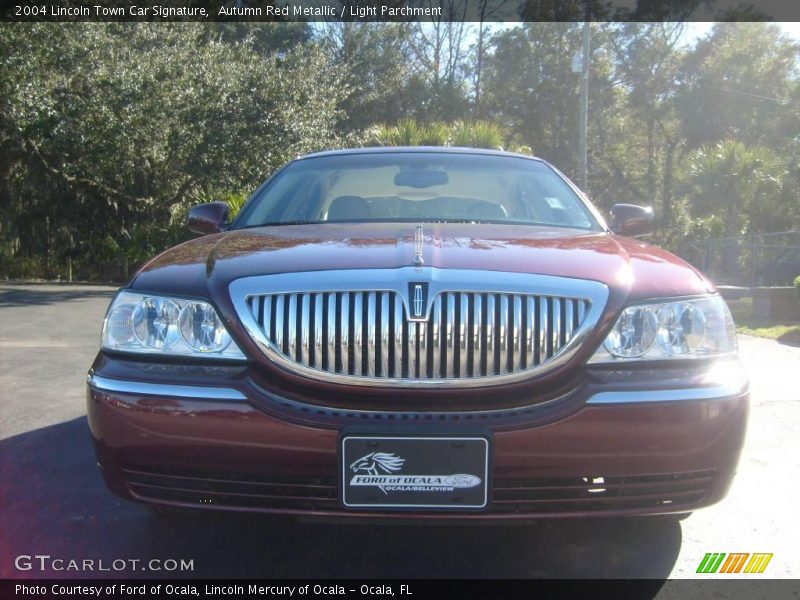 Autumn Red Metallic / Light Parchment 2004 Lincoln Town Car Signature