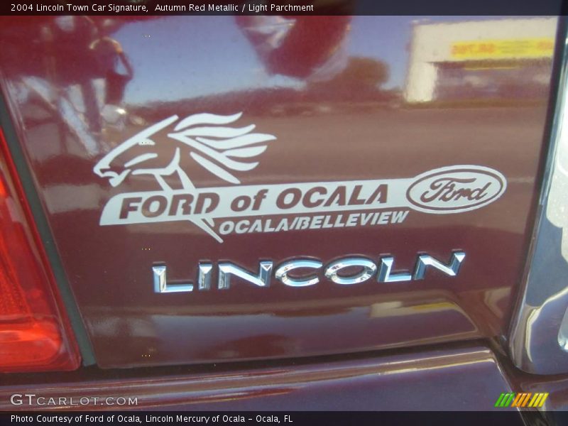 Autumn Red Metallic / Light Parchment 2004 Lincoln Town Car Signature