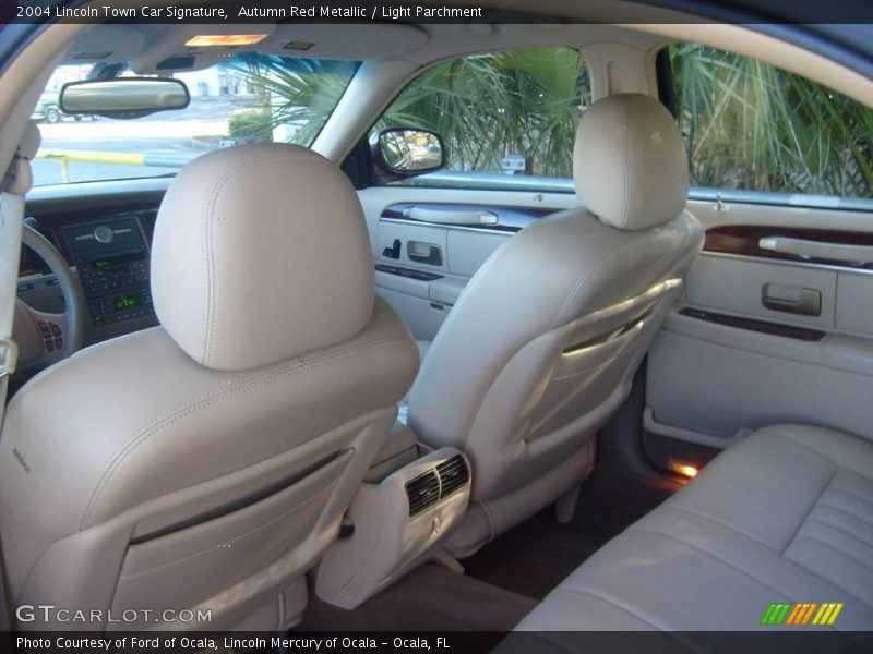 Autumn Red Metallic / Light Parchment 2004 Lincoln Town Car Signature