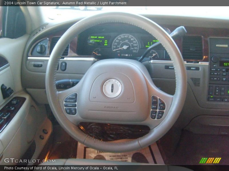 Autumn Red Metallic / Light Parchment 2004 Lincoln Town Car Signature