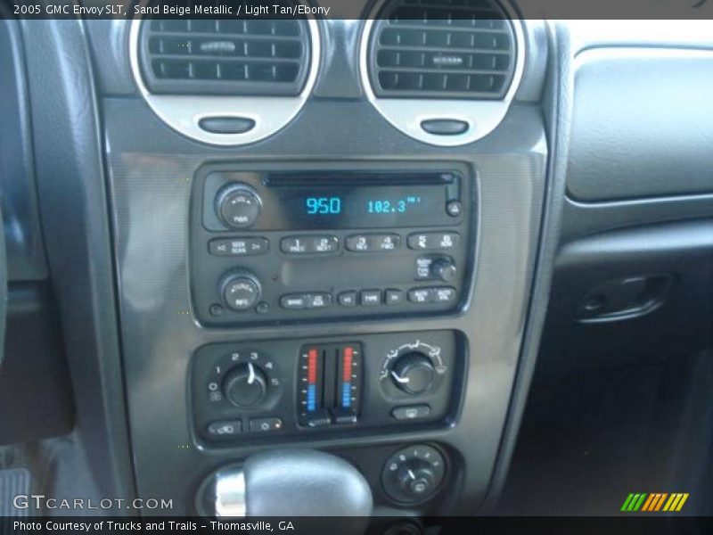 Sand Beige Metallic / Light Tan/Ebony 2005 GMC Envoy SLT