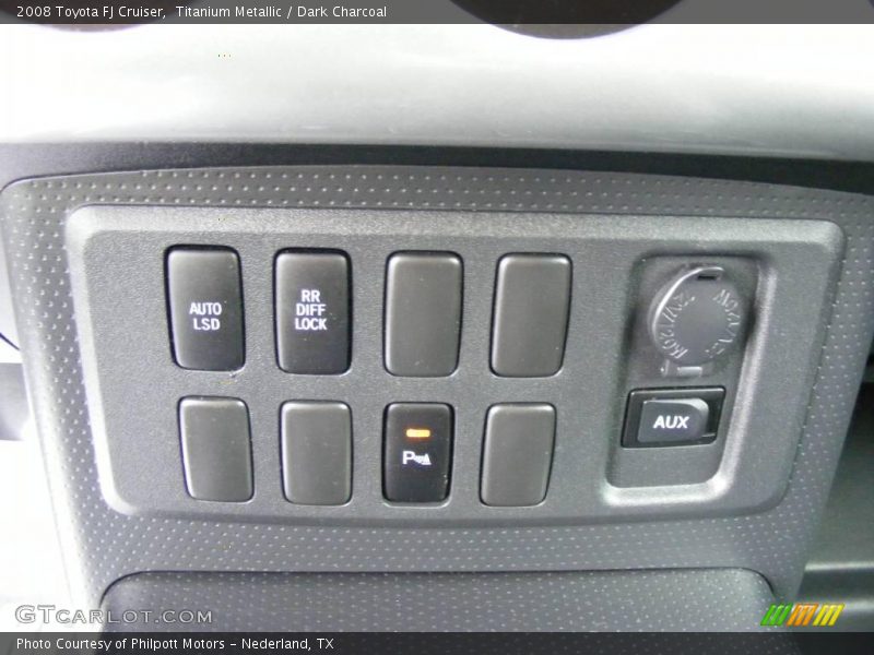 Titanium Metallic / Dark Charcoal 2008 Toyota FJ Cruiser