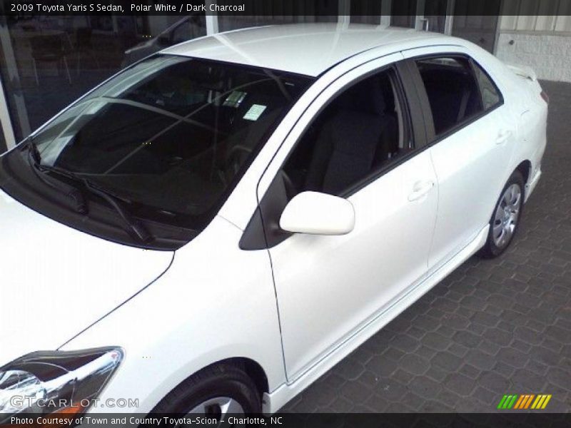 Polar White / Dark Charcoal 2009 Toyota Yaris S Sedan