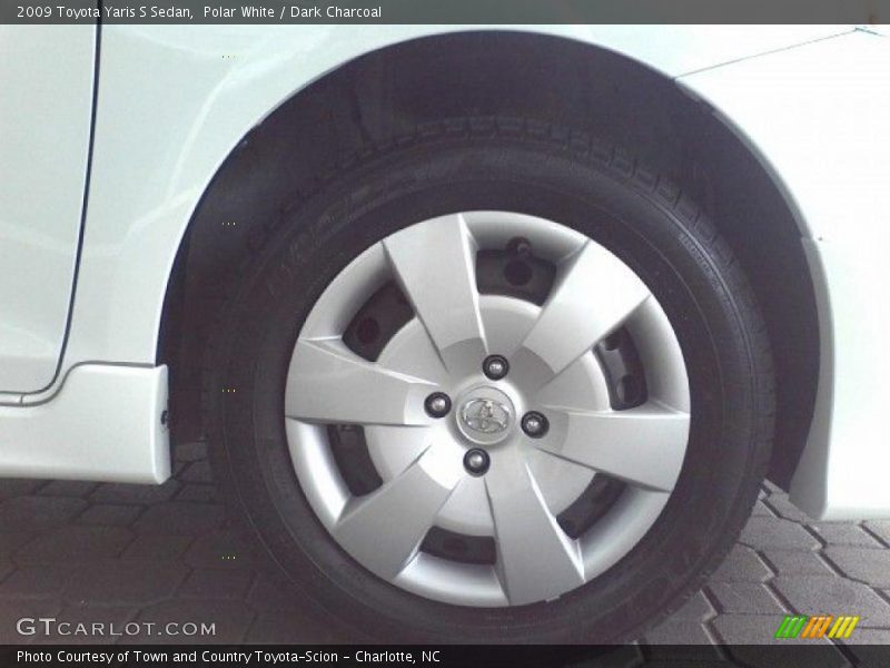 Polar White / Dark Charcoal 2009 Toyota Yaris S Sedan