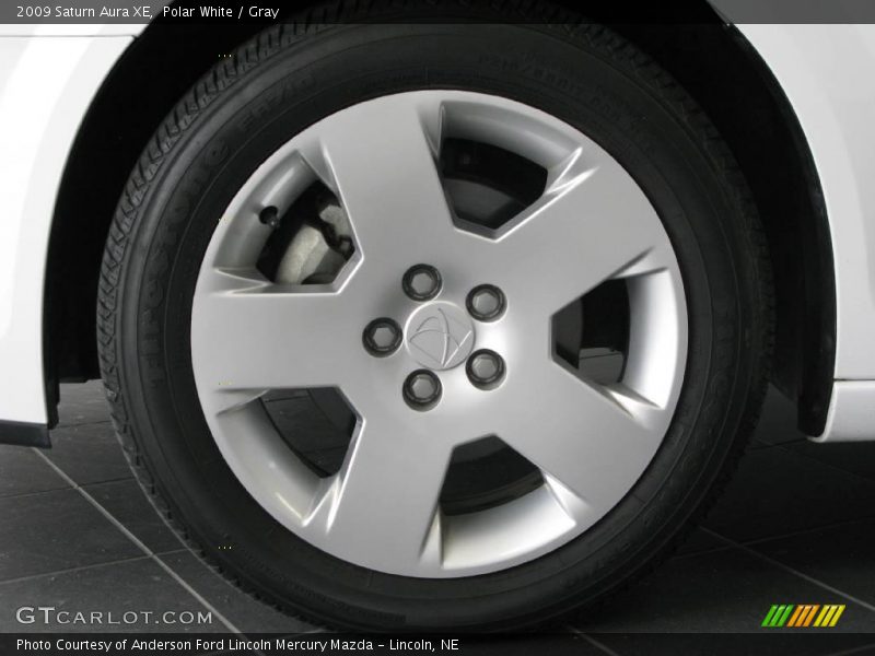 Polar White / Gray 2009 Saturn Aura XE