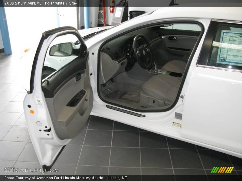 Polar White / Gray 2009 Saturn Aura XE