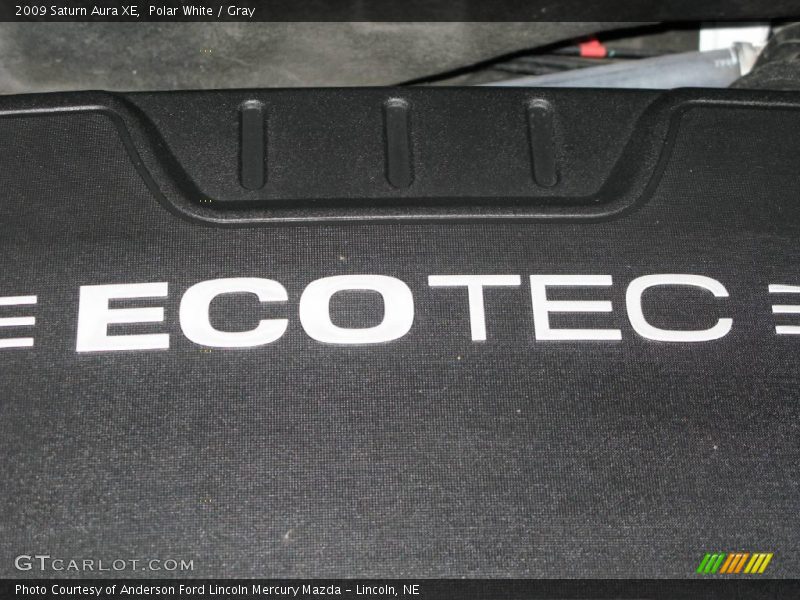 Polar White / Gray 2009 Saturn Aura XE