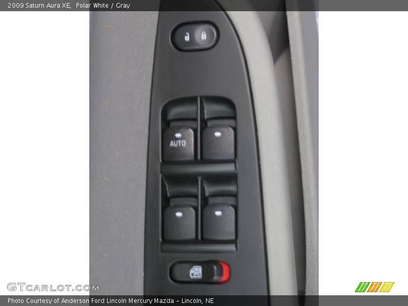 Polar White / Gray 2009 Saturn Aura XE