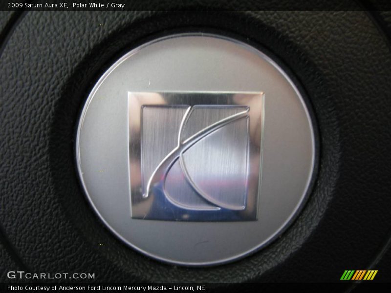 Polar White / Gray 2009 Saturn Aura XE