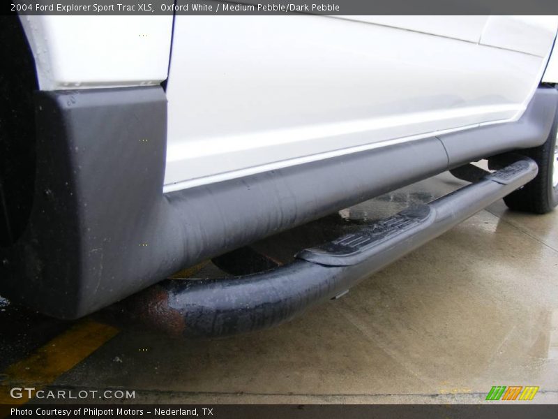 Oxford White / Medium Pebble/Dark Pebble 2004 Ford Explorer Sport Trac XLS