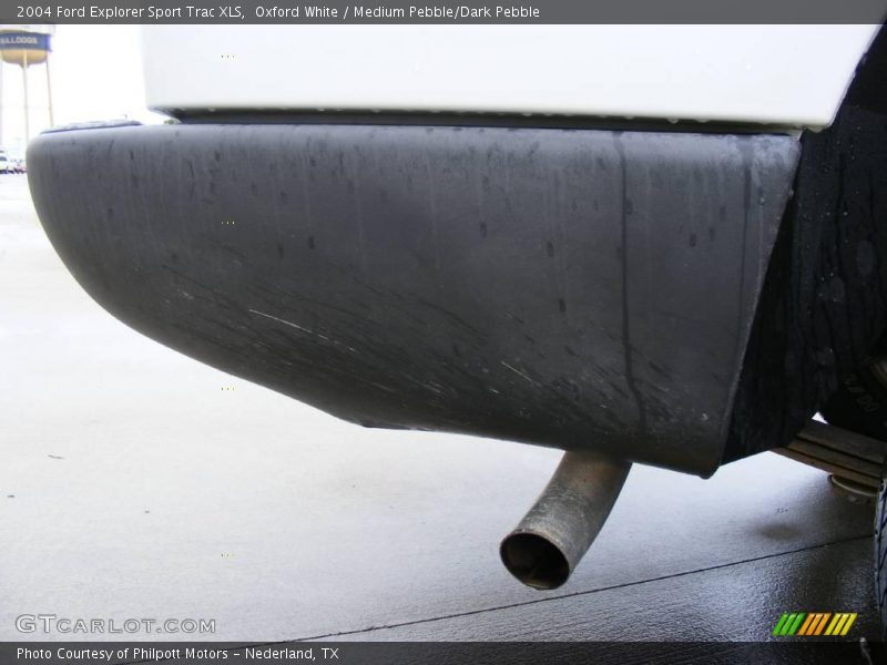 Oxford White / Medium Pebble/Dark Pebble 2004 Ford Explorer Sport Trac XLS