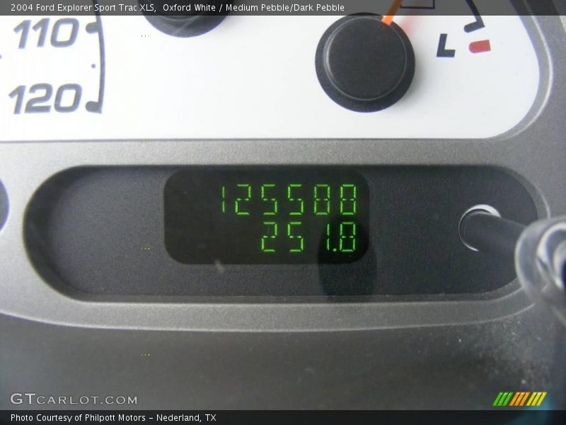 Oxford White / Medium Pebble/Dark Pebble 2004 Ford Explorer Sport Trac XLS