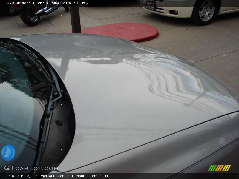 Silver Metallic / Gray 1998 Oldsmobile Intrigue