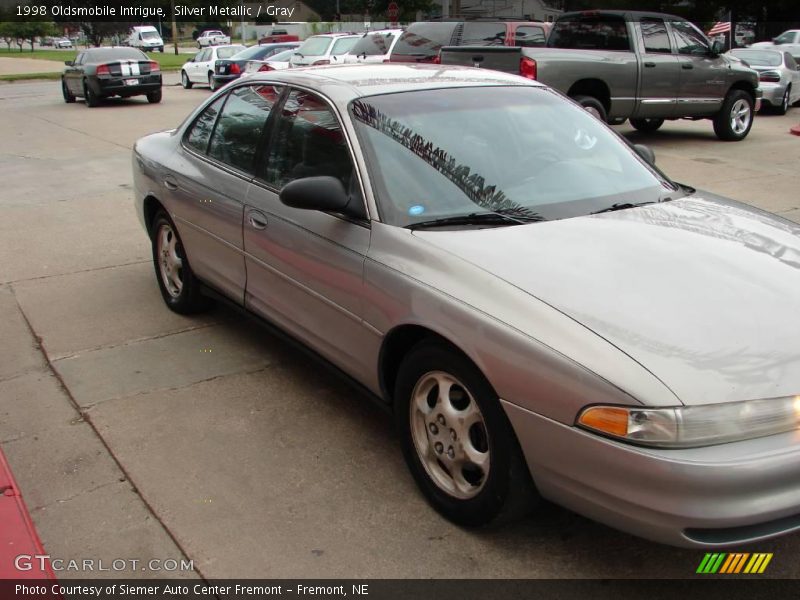 Silver Metallic / Gray 1998 Oldsmobile Intrigue