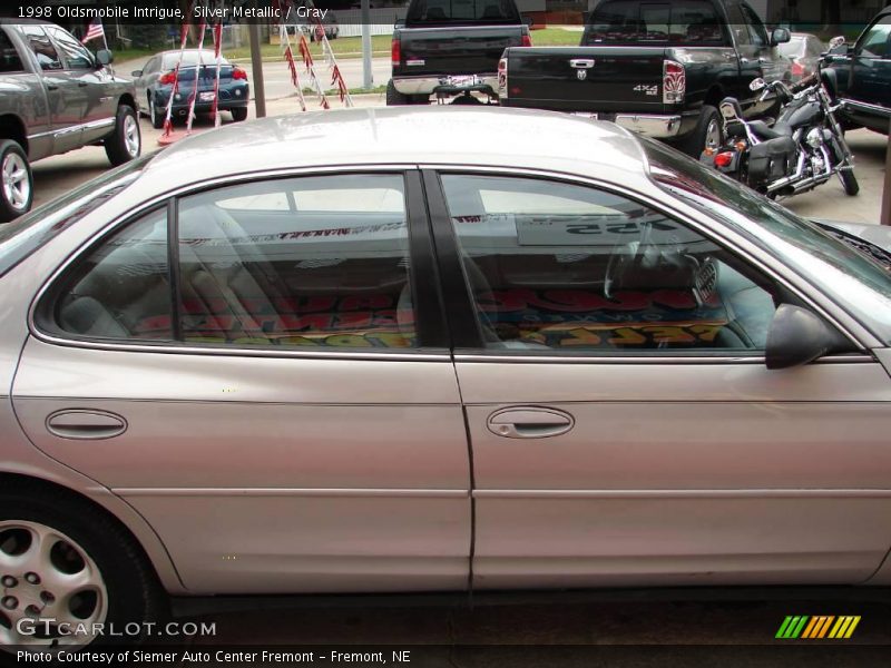 Silver Metallic / Gray 1998 Oldsmobile Intrigue