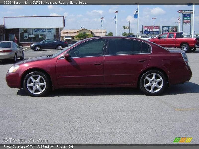 Nouveau Ruby / Blond Beige 2002 Nissan Altima 3.5 SE