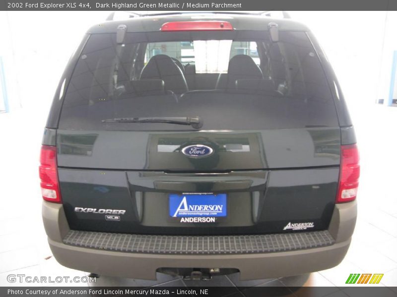 Dark Highland Green Metallic / Medium Parchment 2002 Ford Explorer XLS 4x4