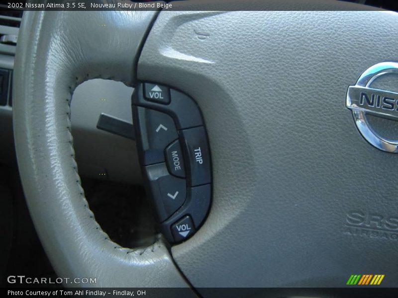 Nouveau Ruby / Blond Beige 2002 Nissan Altima 3.5 SE