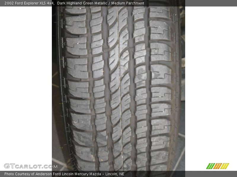 Dark Highland Green Metallic / Medium Parchment 2002 Ford Explorer XLS 4x4