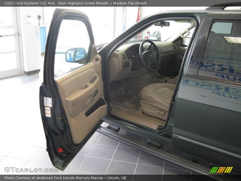 Dark Highland Green Metallic / Medium Parchment 2002 Ford Explorer XLS 4x4